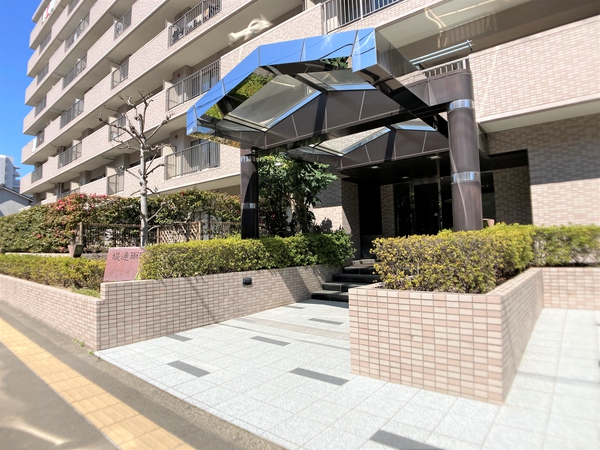 【堤通雨宮パークホームズ】エントランスアプローチ