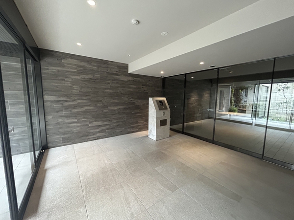 【ガーデンパレス自由が丘】エントランス