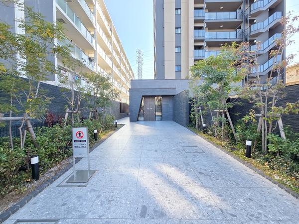 【プレシス武蔵浦和ソルティエ】エントランス