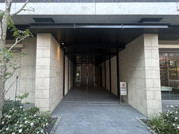 【クレヴィア日暮里THE RESIDENCE】エントランス