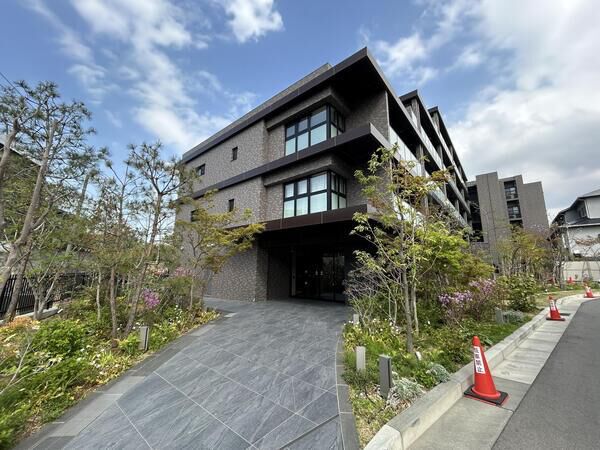 【グランリビオ甲陽園】建物外観