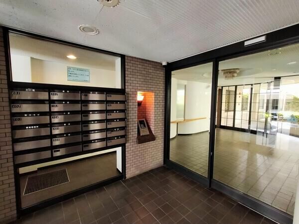 【クレアモントハウス】エントランス