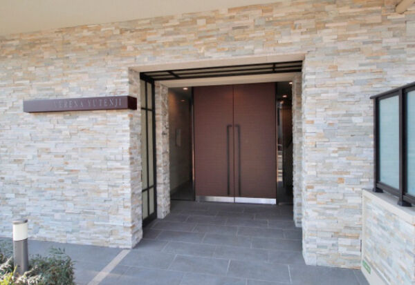 【ヴェレーナ祐天寺】エントランス