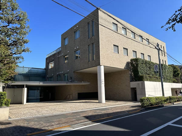 クロイスターズ広尾