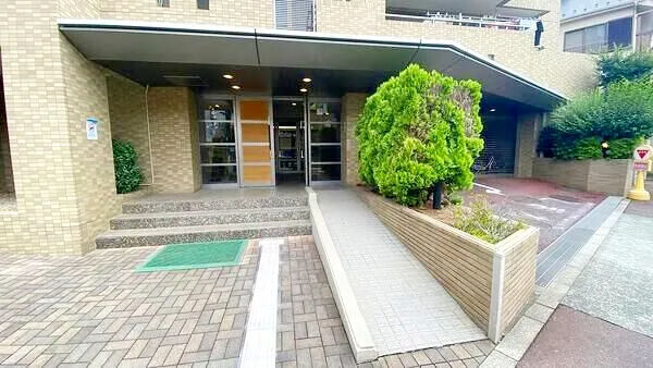 【アドグランデ東武練馬】エントランス