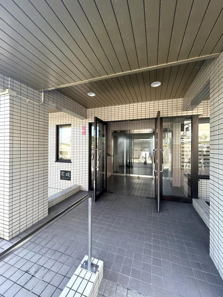 【エーデル廿日市佐方】エントランス