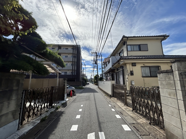 【コモドルーチェゼクシア大宮上落合】前面道路