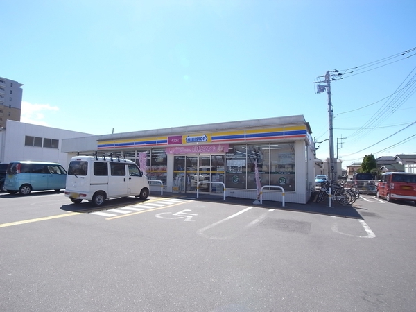 ミニストップ新白岡駅東口店　約290m