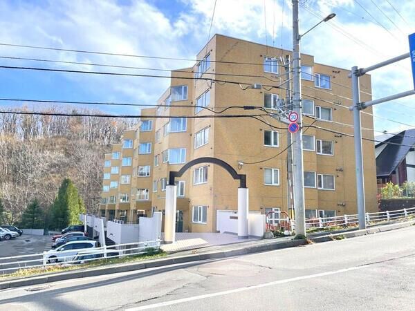 【レジデンス宮の森】外観３