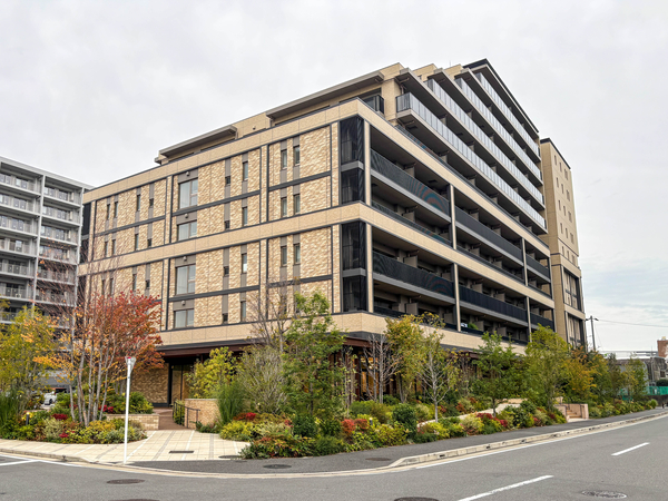 【デュオセーヌ横浜川和町ガーデン】外観