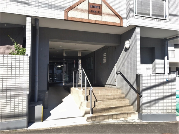 【リベルテ南万騎が原】エントランス