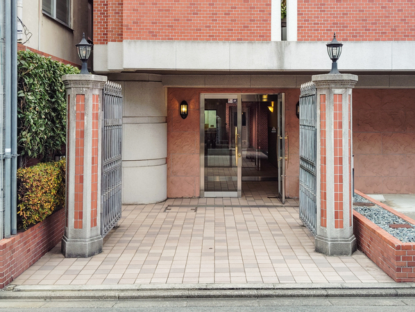 【デリード丸太町智恵光院】エントランス