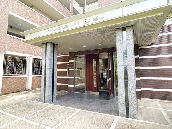 【アーバンパレス春日一の谷レイクアベニュー】エントランス