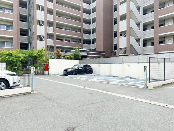 【アーバンパレス春日一の谷レイクアベニュー】駐車場 【アーバンパレス春日一の谷レイクアベニュー】駐車場