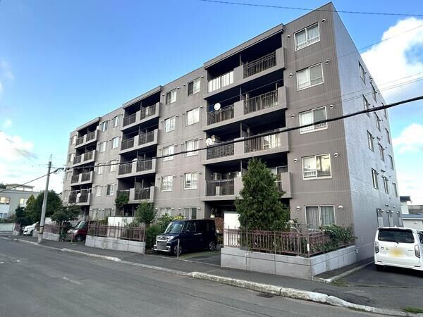 【ハウスオブリザ富丘】外観