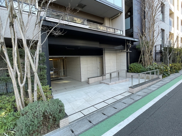 【プラウド鷺沼テラス】エントランス