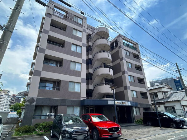 【ラフィーネ春日原】外観