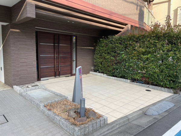 【リッシュレジデンスKAWASAKI】エントランス