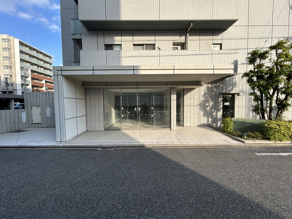 【アメニティ堀田駅前】エントランス