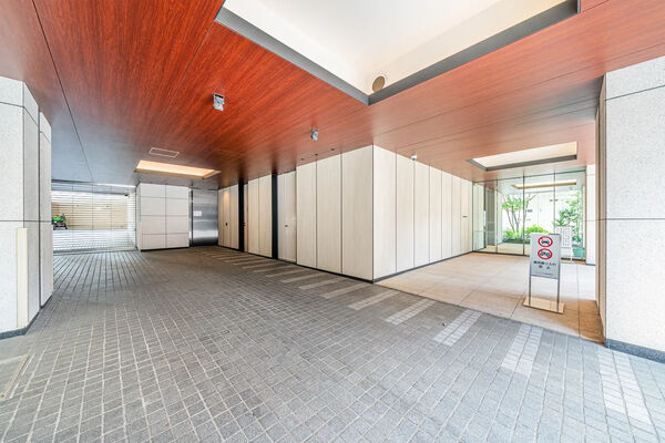 【サンウッド広尾】エントランス