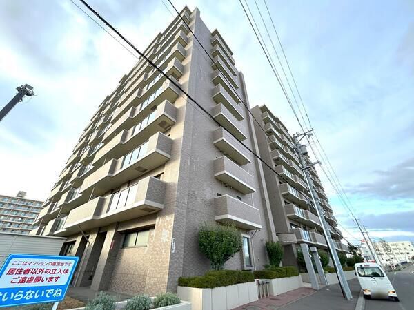 ロイヤルシャトー南郷通 2枚目 ロイヤルシャトー南郷通