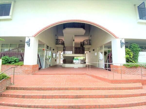 【エスポア東山】B棟 エントランス1 【エスポア東山】B棟 エントランス1