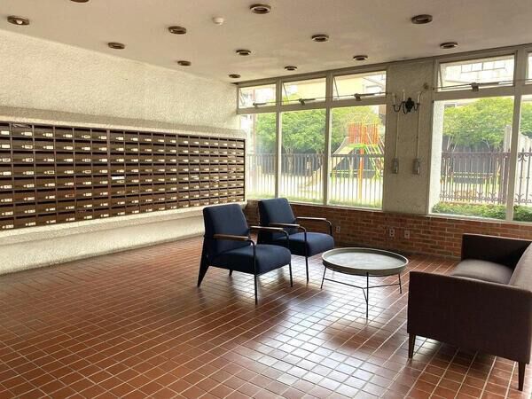 【エスポア東山】B棟 エントランス2 【エスポア東山】B棟 エントランス2