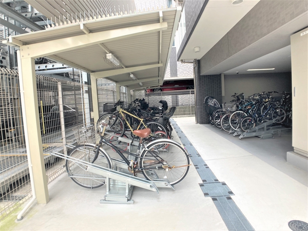 プレサンスロジェ上町台