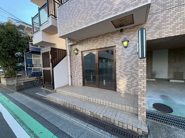 【モナークベルステージ京王堀之内】エントランス