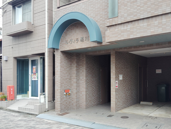 【ルヴィラ堀川】エントランス