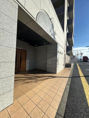 【ルミナスリヴサージュ平和橋】エントランス