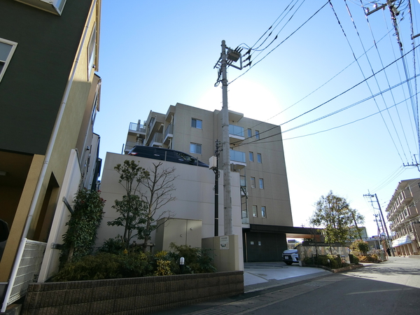 【クリオ上麻生ガーデンコート】外観