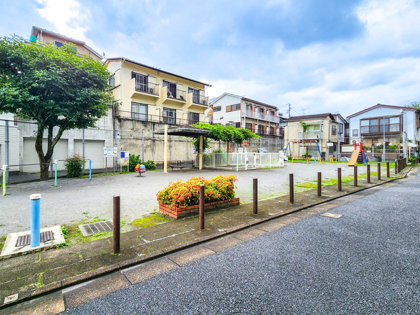 世田谷区立北沢一丁目公園まで約600m(徒歩8分)