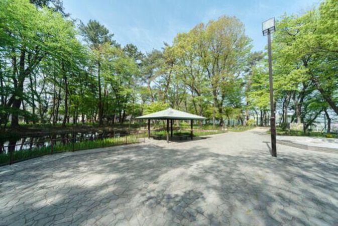 塚山公園　現地より約180m