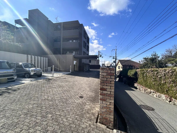 【グランステイツ香里園山之手町】駐車場