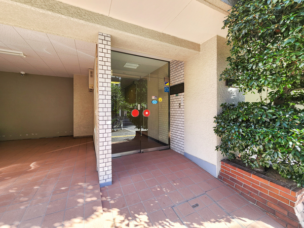 【ハピネスイン湯島】エントランス