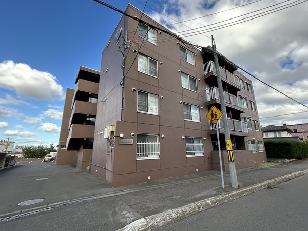 【メゾンドルチェ宮丘公園】外観