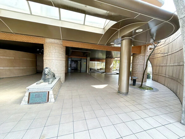 【ライオンズガーデン府中】＜エントランス＞