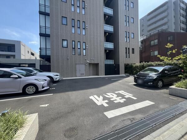 【ブランシエラ大宮氷川の杜】駐車場