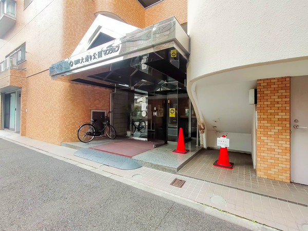 【朝日大通り公園マンション】エントランス