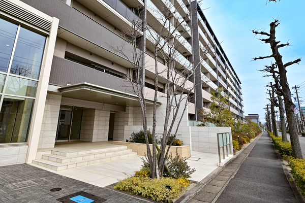 【バンベール小牧カーサシティ】エントランス