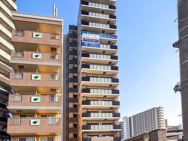 【プレサンスロジェ大津京レイクヴィラ】外観