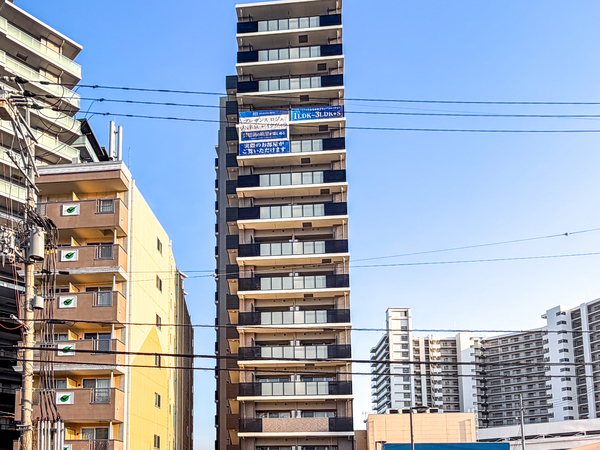 【プレサンスロジェ大津京レイクヴィラ】外観