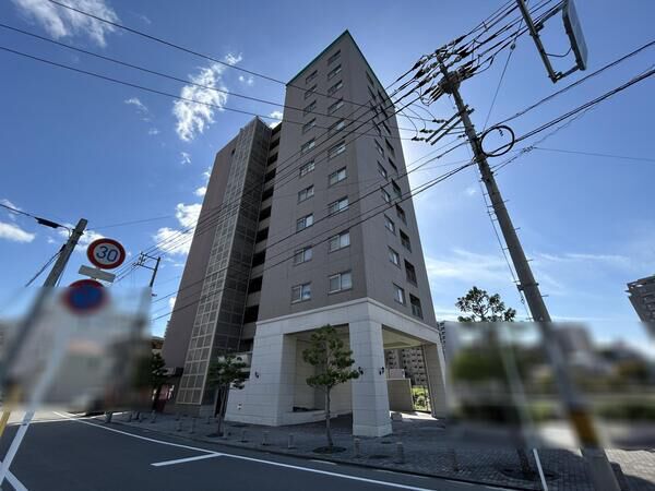 【アーバンビューリバーコート】外観