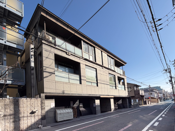 【ヴェルビュ二条城東】外観