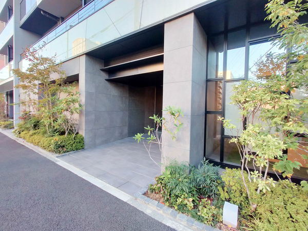 【プラウド横浜阪東橋】エントランス