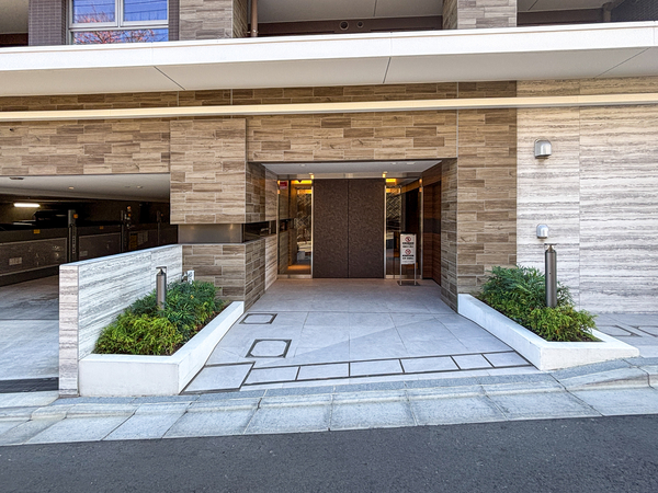 【リビオ宮崎台レジデンス】エントランス