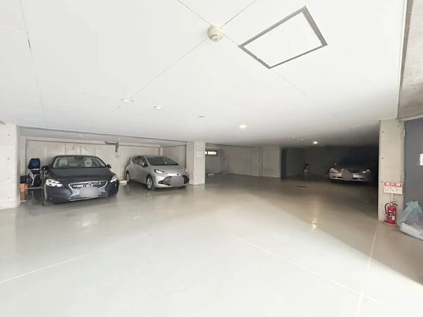 【ラピーナ神戸本山】共用部分(駐車場) 【ラピーナ神戸本山】共用部分(駐車場)
