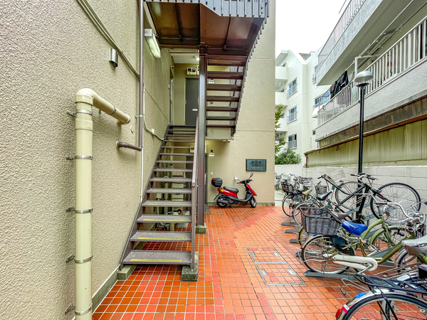 【ライオンズマンション多摩川六郷】エントランス