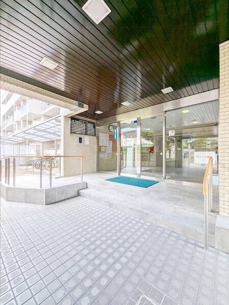 【ライオンズマンション津田沼】エントランス 【ライオンズマンション津田沼】エントランス